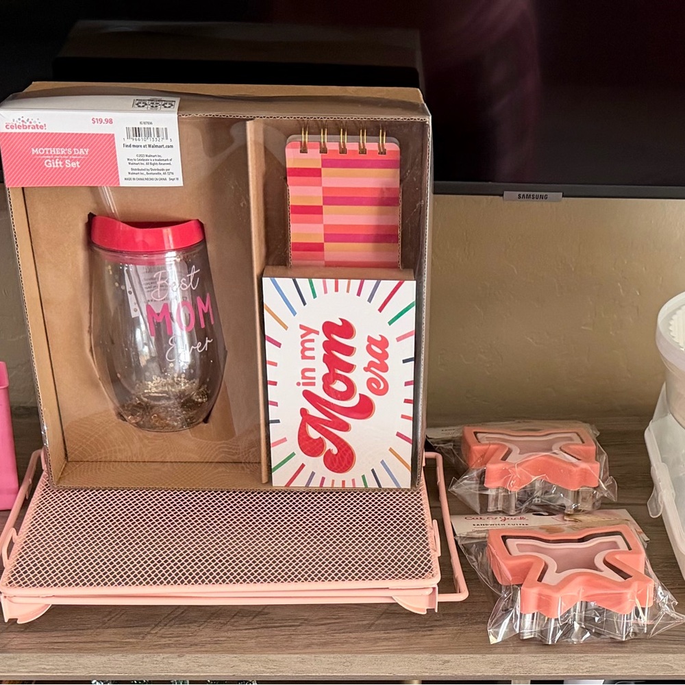 Mother's Day Gift Set - Pink "Best Mom Ever" Tumbler & Notepad
